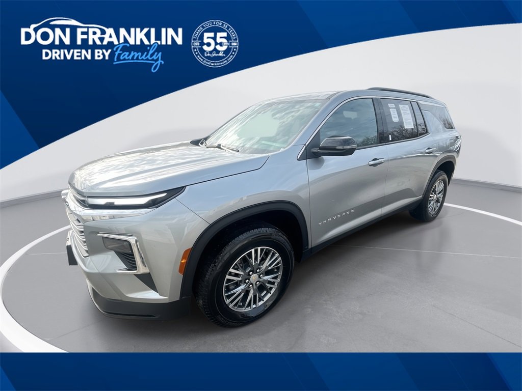 Used 2025 Chevrolet Traverse LT