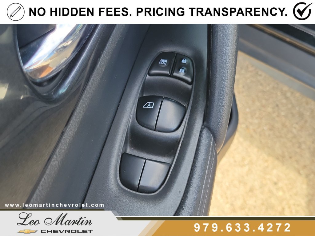 Used 2020 Nissan Rogue SV AWD/4WD image 16