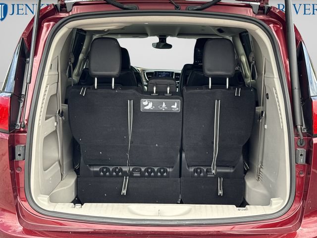 Used 2019 Chrysler Pacifica Touring-L Plus FWD image 17