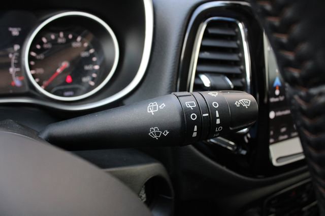 Used 2021 Jeep Compass Limited w/ Sun and Sound Group AWD/4WD image 15