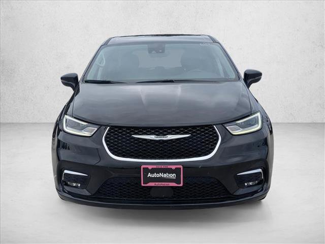 Used 2024 Chrysler Pacifica Touring-L FWD video 2