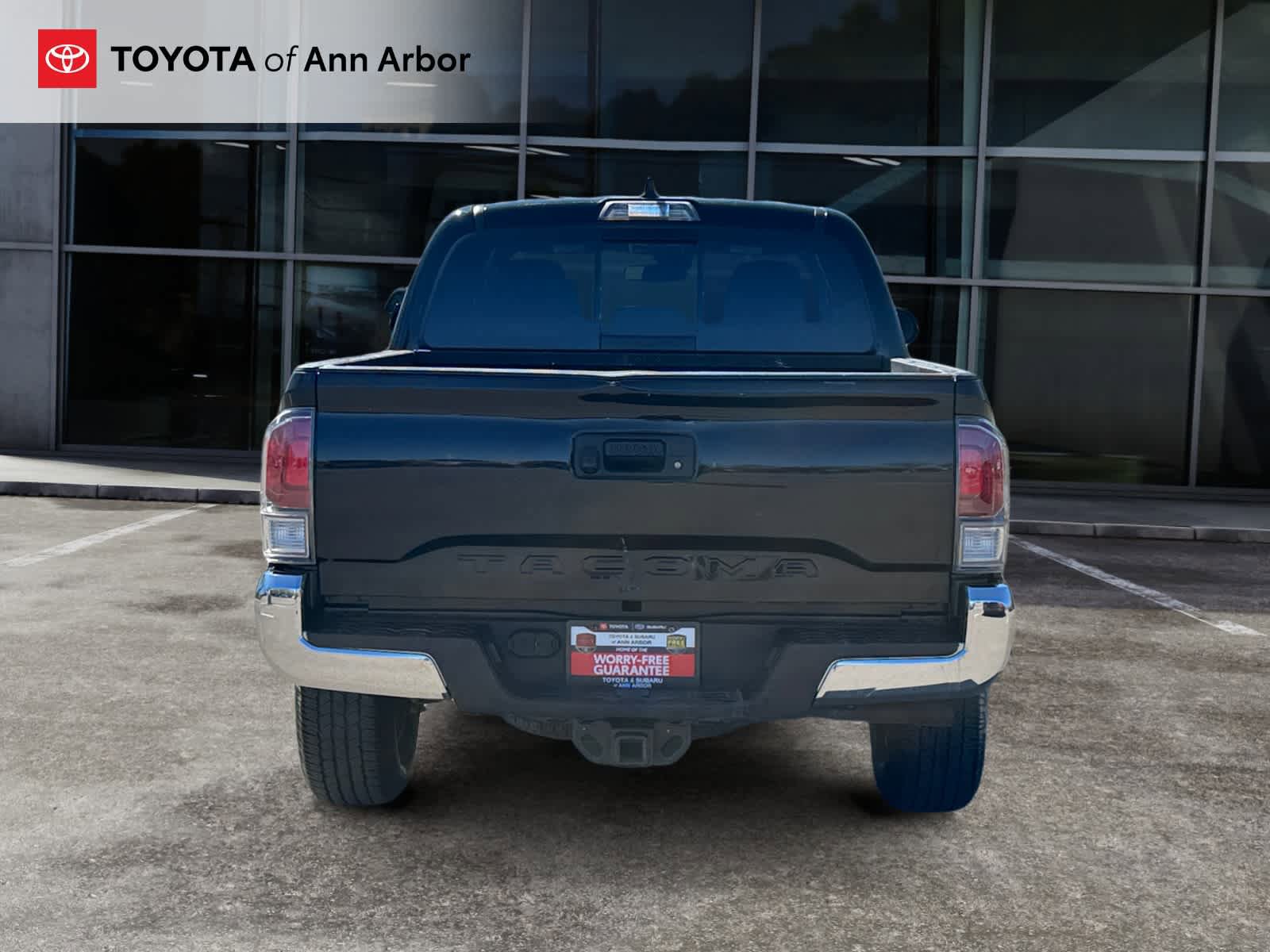 Used 2022 Toyota Tacoma TRD Off-Road AWD/4WD image 9