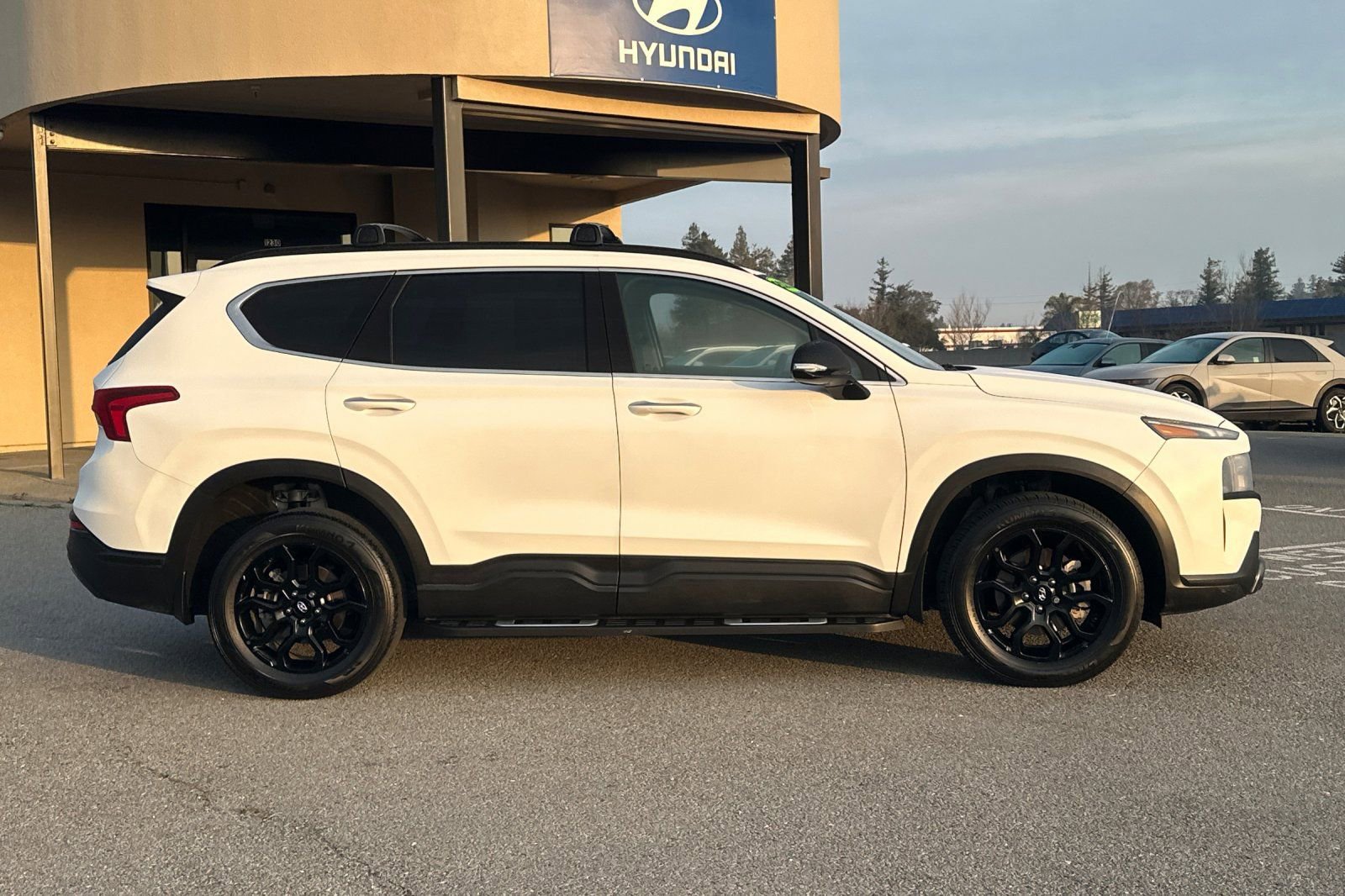 Used 2023 Hyundai Santa Fe XRT image 3