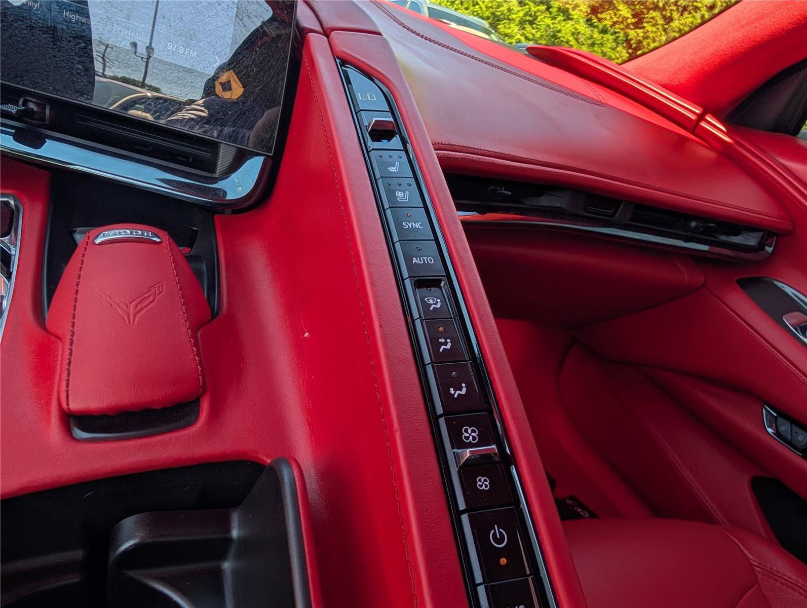 Used 2024 Chevrolet Corvette Stingray Premium Conv w/ Z51 Performance Package RWD image 24