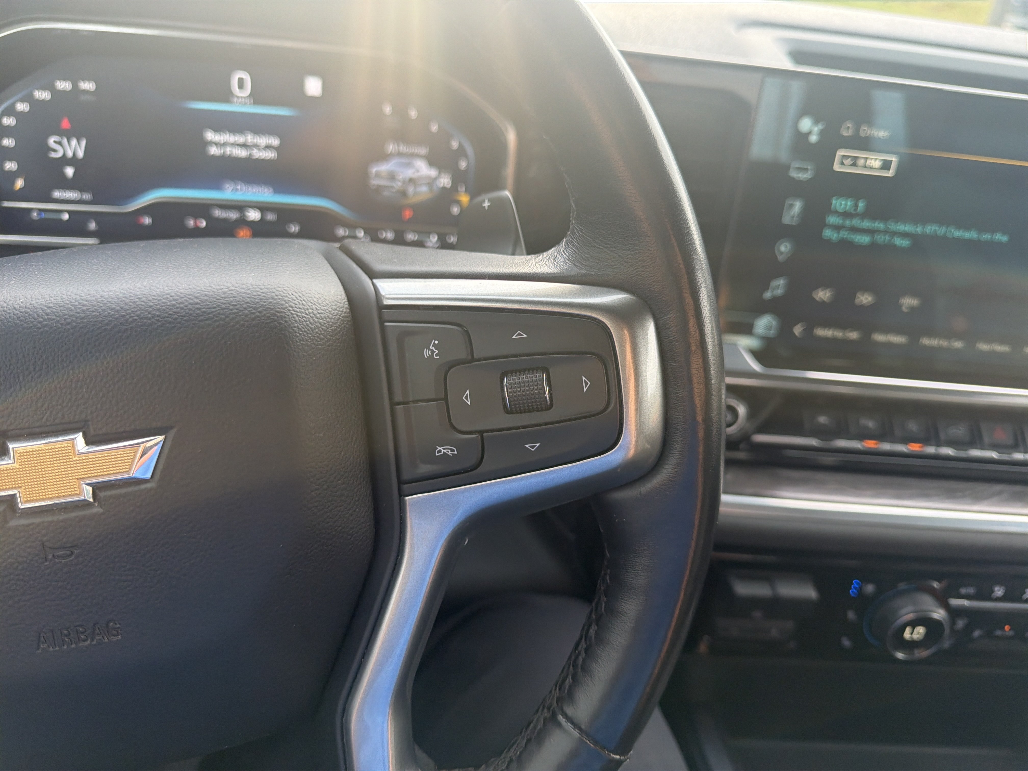 Used 2022 Chevrolet Silverado 1500 LTZ AWD/4WD image 18