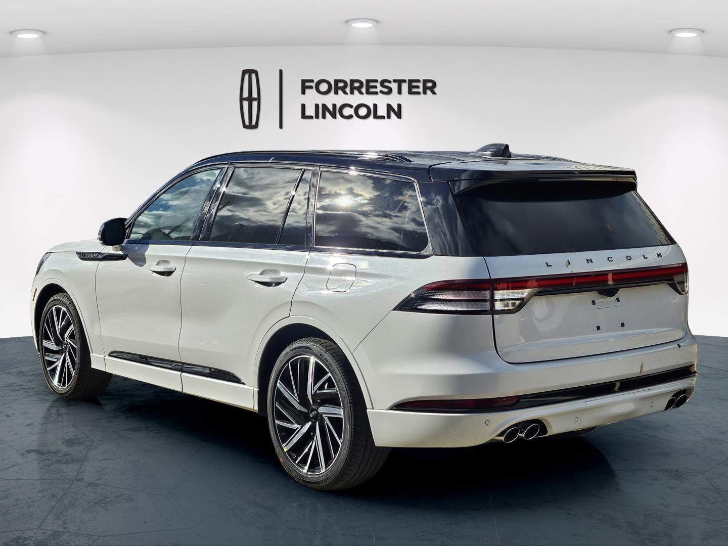 New 2026 Lincoln Aviator Black Label w/ Black Label Special Edition image 5