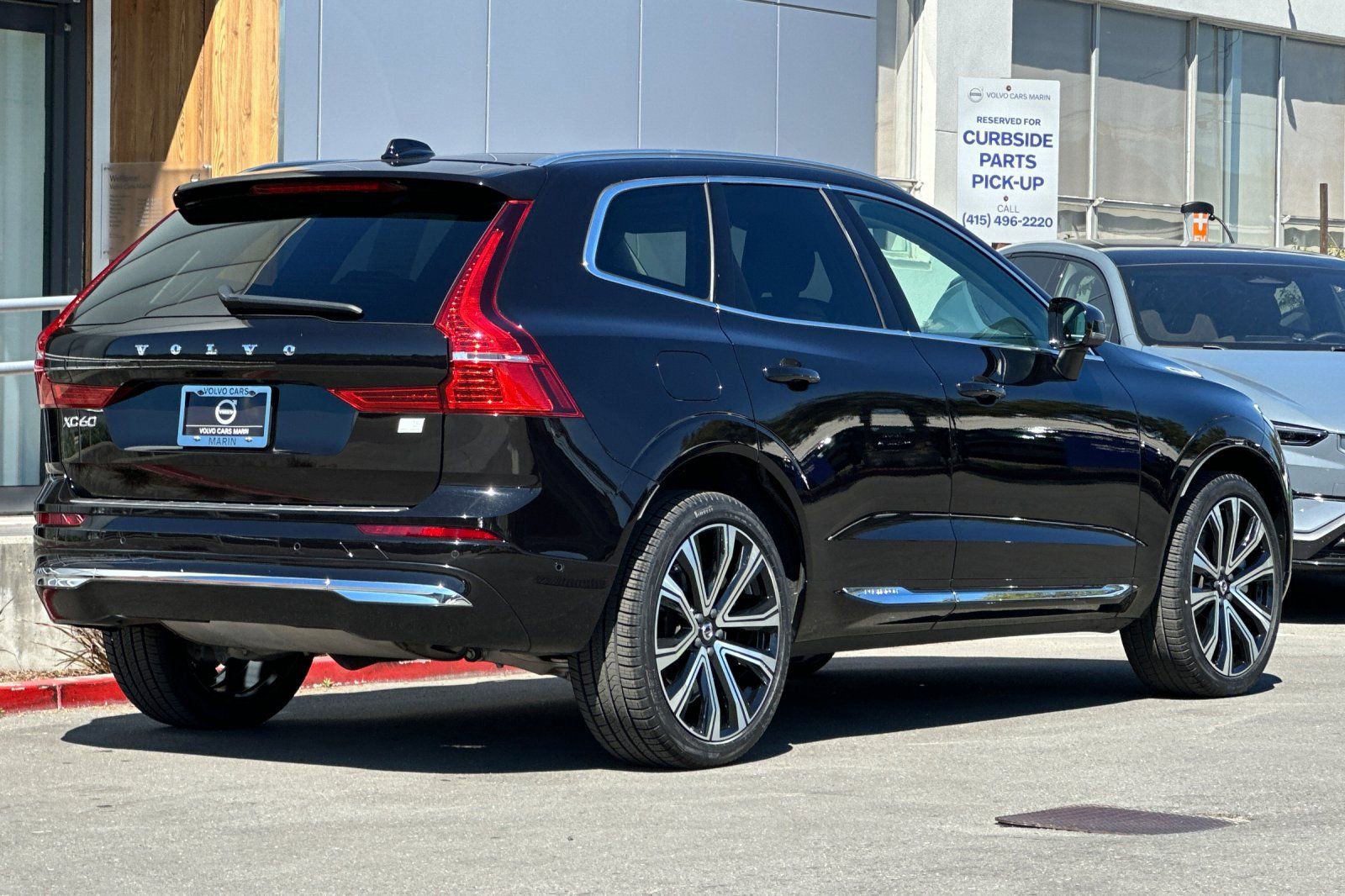 Certified 2023 Volvo XC60 T8 Ultimate AWD/4WD image 2