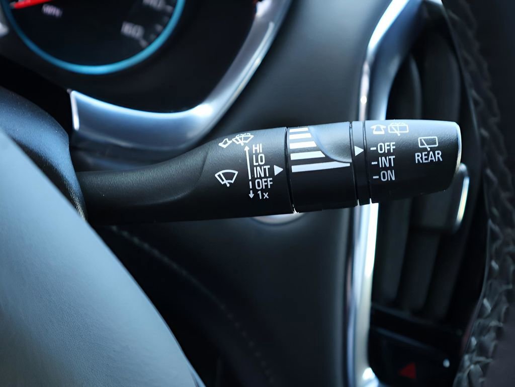 Used 2023 Chevrolet Traverse LT image 37