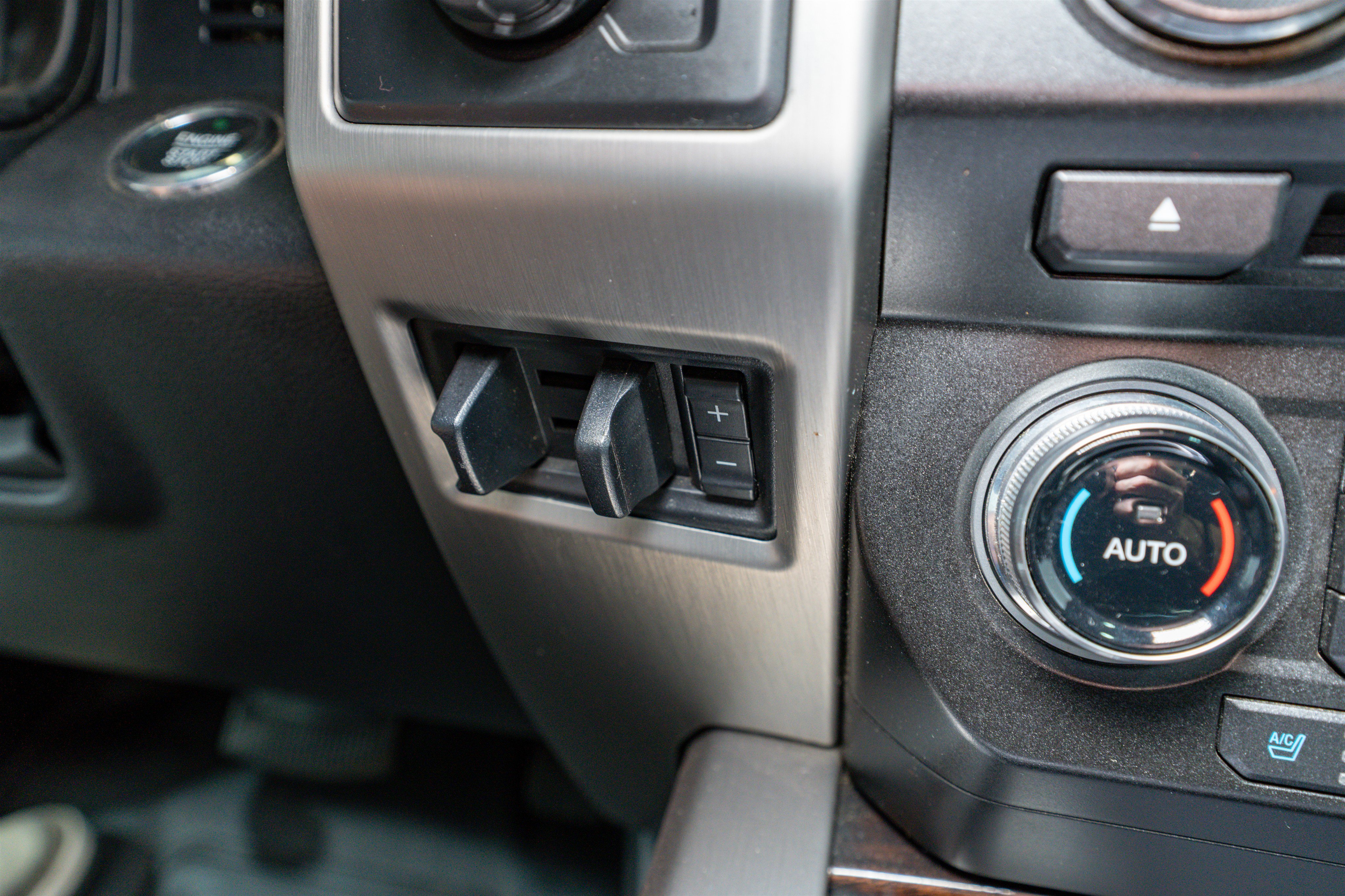 Used 2017 Ford F350 Platinum w/ Platinum Ultimate Package image 34