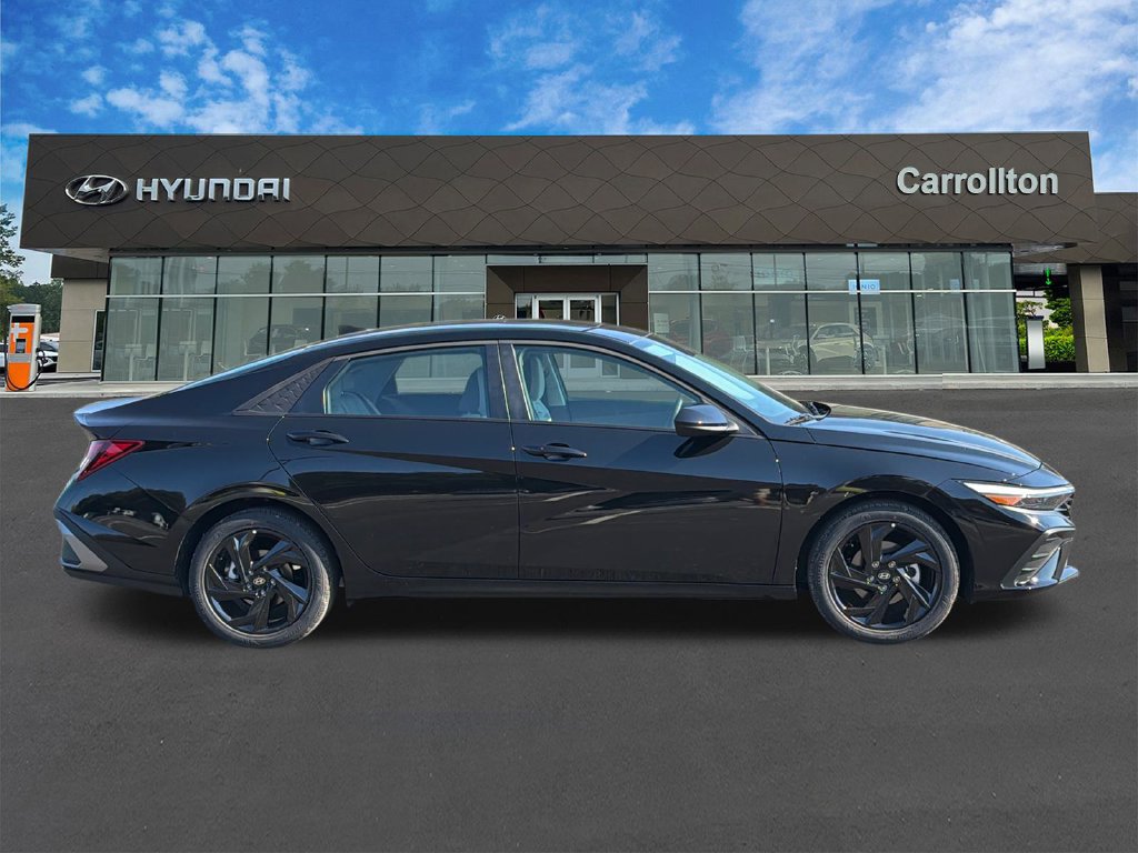 New 2026 Hyundai Elantra SEL Sport FWD image 5