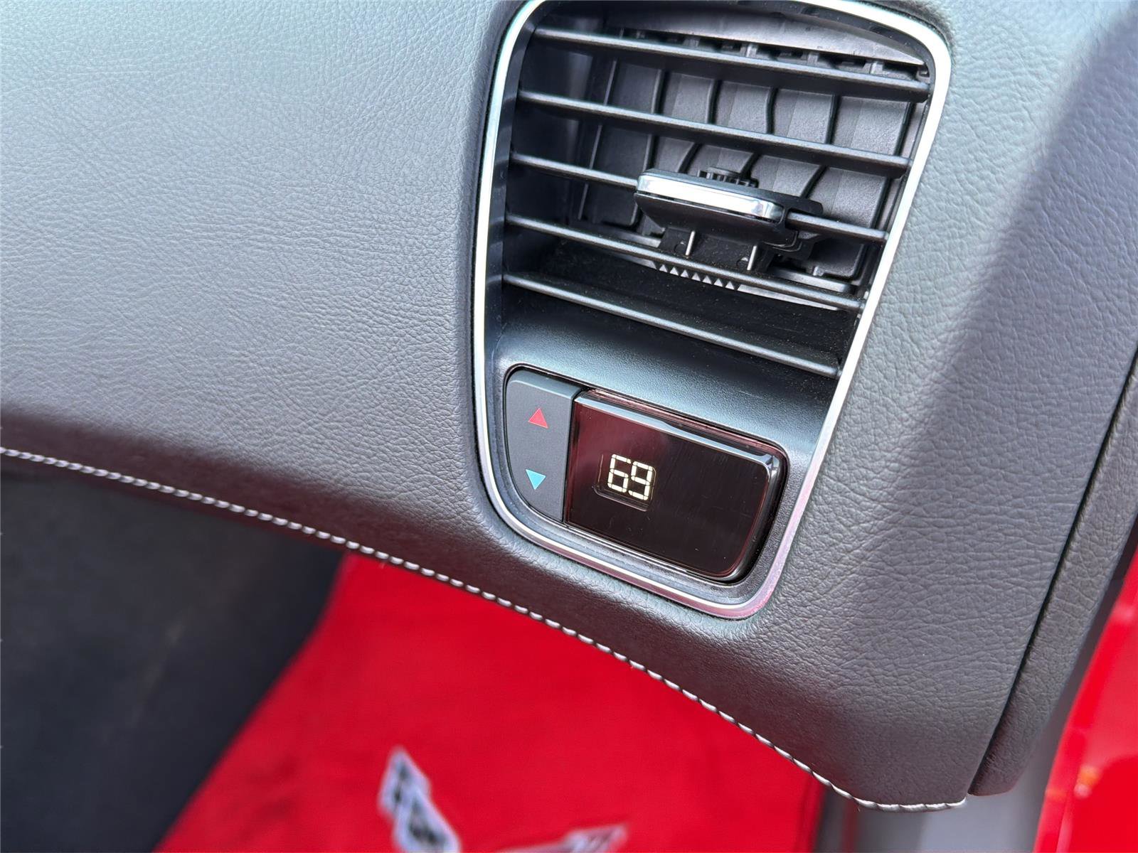 Used 2017 Chevrolet Corvette Grand Sport w/ Carbon Flash Badge Package image 33