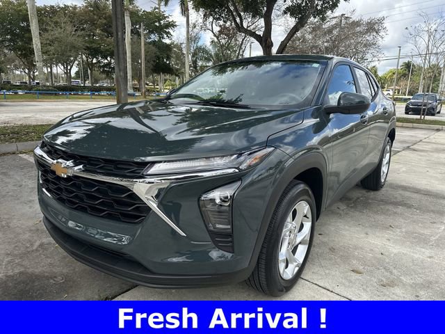 Used 2026 Chevrolet Trax LS w/ LS Convenience Package image 32