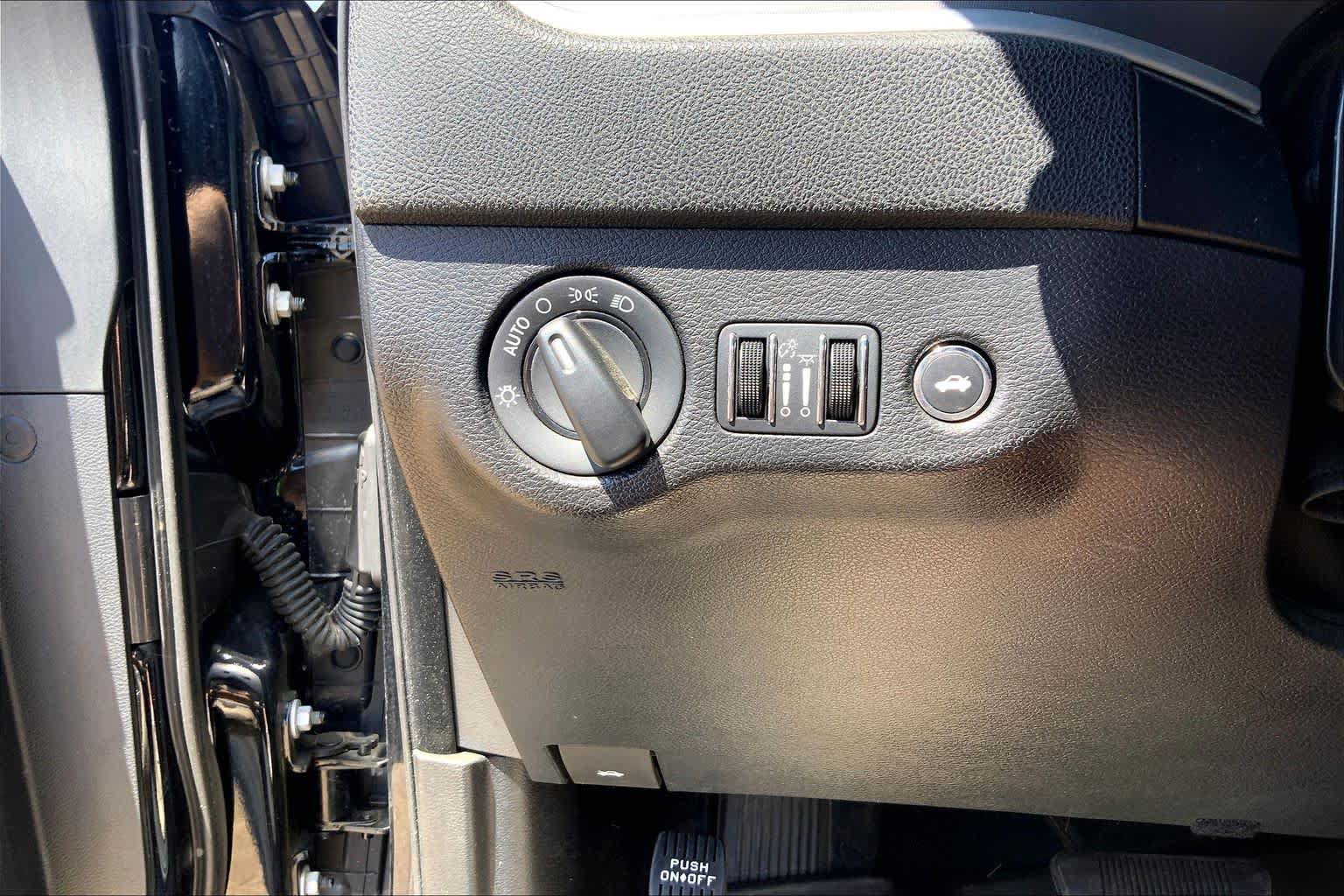 Used 2022 Dodge Charger SXT RWD image 36