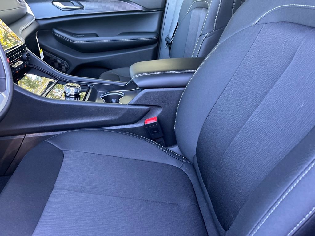 New 2025 Jeep Grand Cherokee L Laredo w/ Luxury Tech Group I image 14