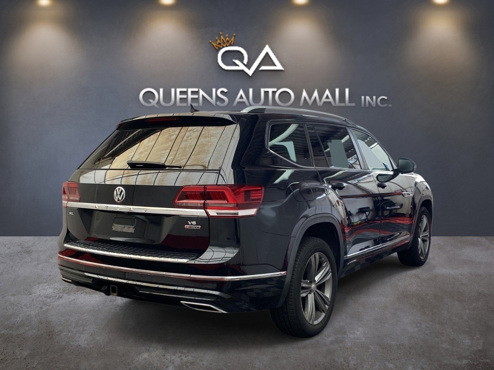 Used 2019 Volkswagen Atlas SEL R-Line AWD/4WD image 6