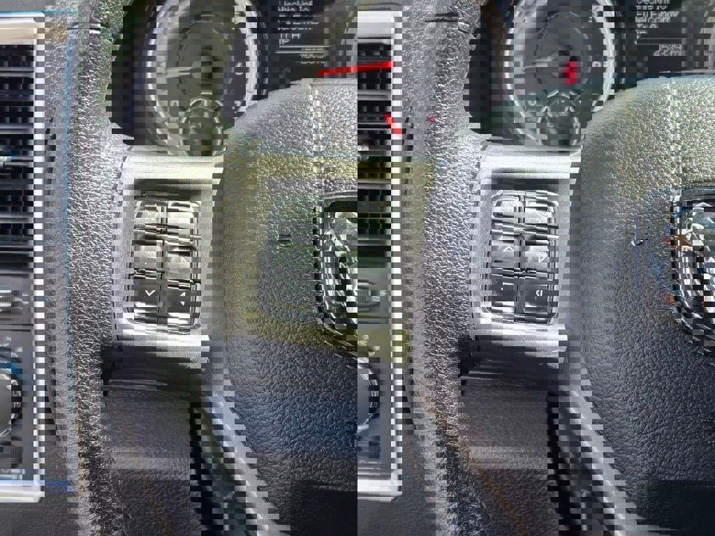 Used 2024 RAM 1500 Classic SLT image 30