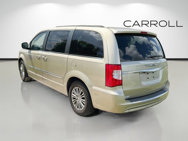 Used 2014 Chrysler Town & Country Touring-L FWD image 5