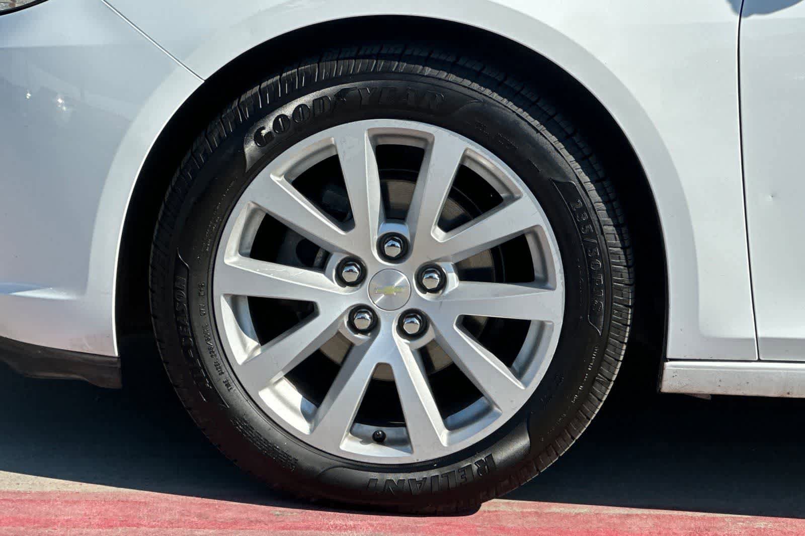 Used 2015 Chevrolet Malibu LT image 33