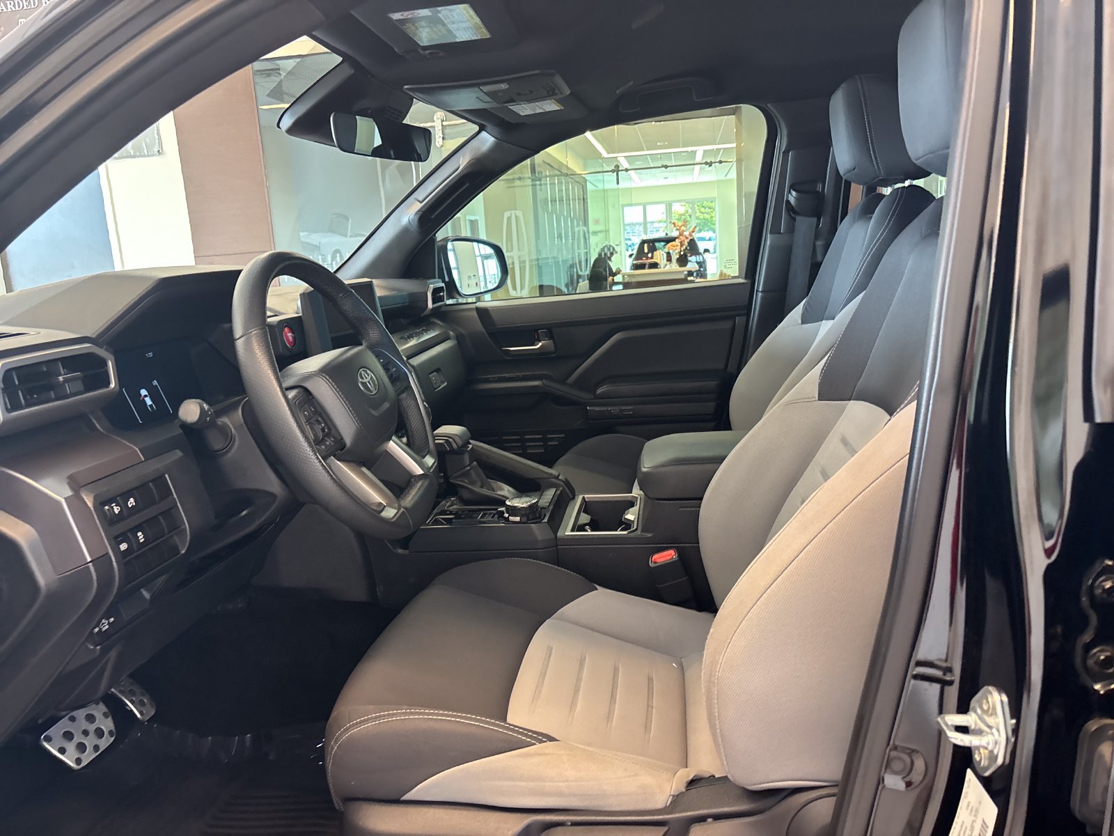 Used 2025 Toyota Tacoma TRD Sport AWD/4WD image 12