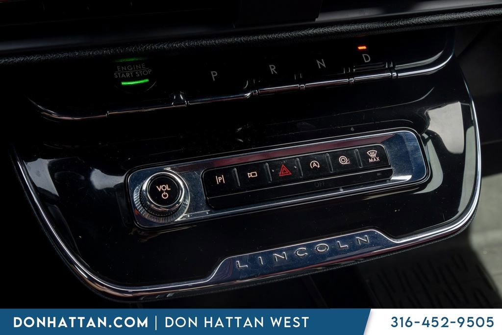Used 2023 Lincoln Corsair Reserve w/ Equipment Group 201A FWD image 9