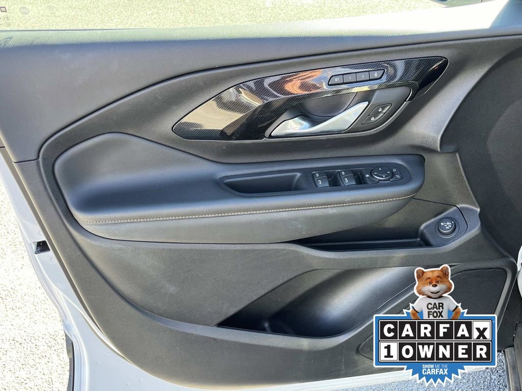 Used 2024 GMC Terrain AT4 image 25