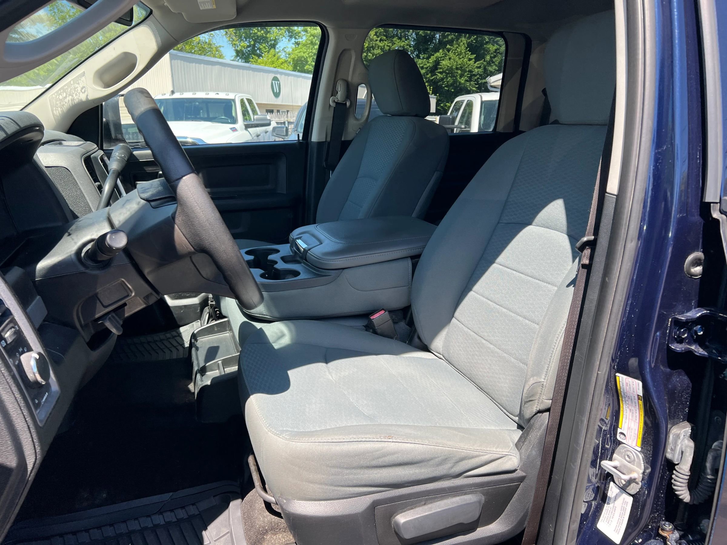 Used 2014 RAM 3500 Tradesman w/ Chrome Appearance Group AWD/4WD image 10