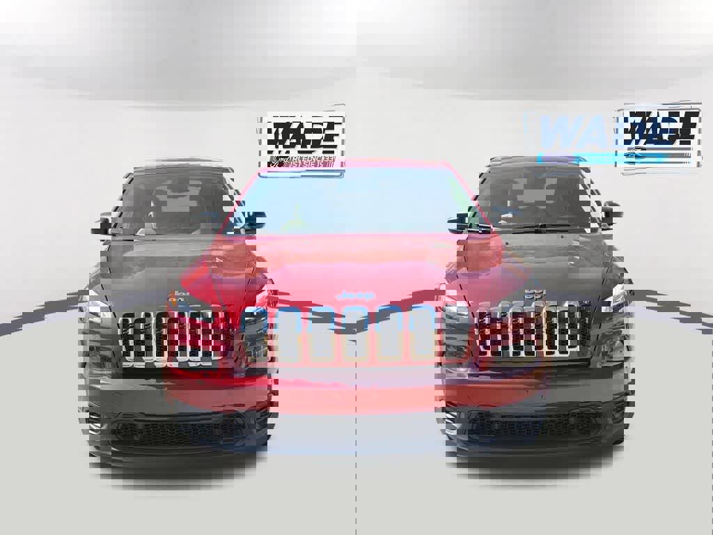 Used 2015 Jeep Cherokee Sport image 2