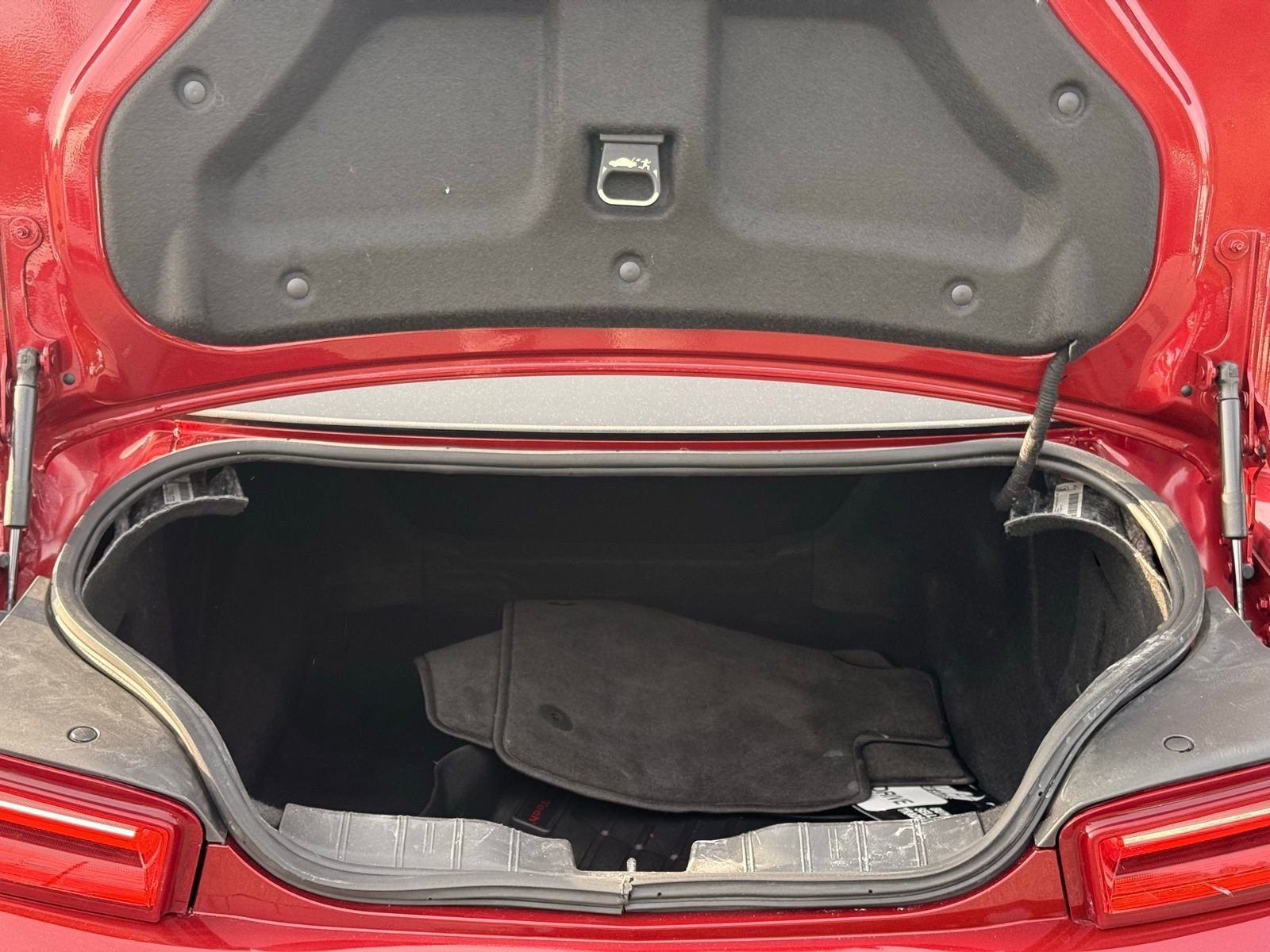 Used 2018 Chevrolet Camaro LT RWD image 12