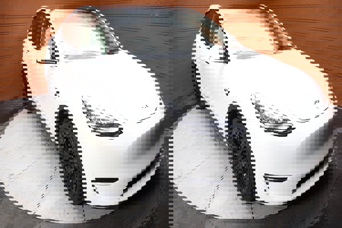 Used 2022 Tesla Model Y Long Range image 74