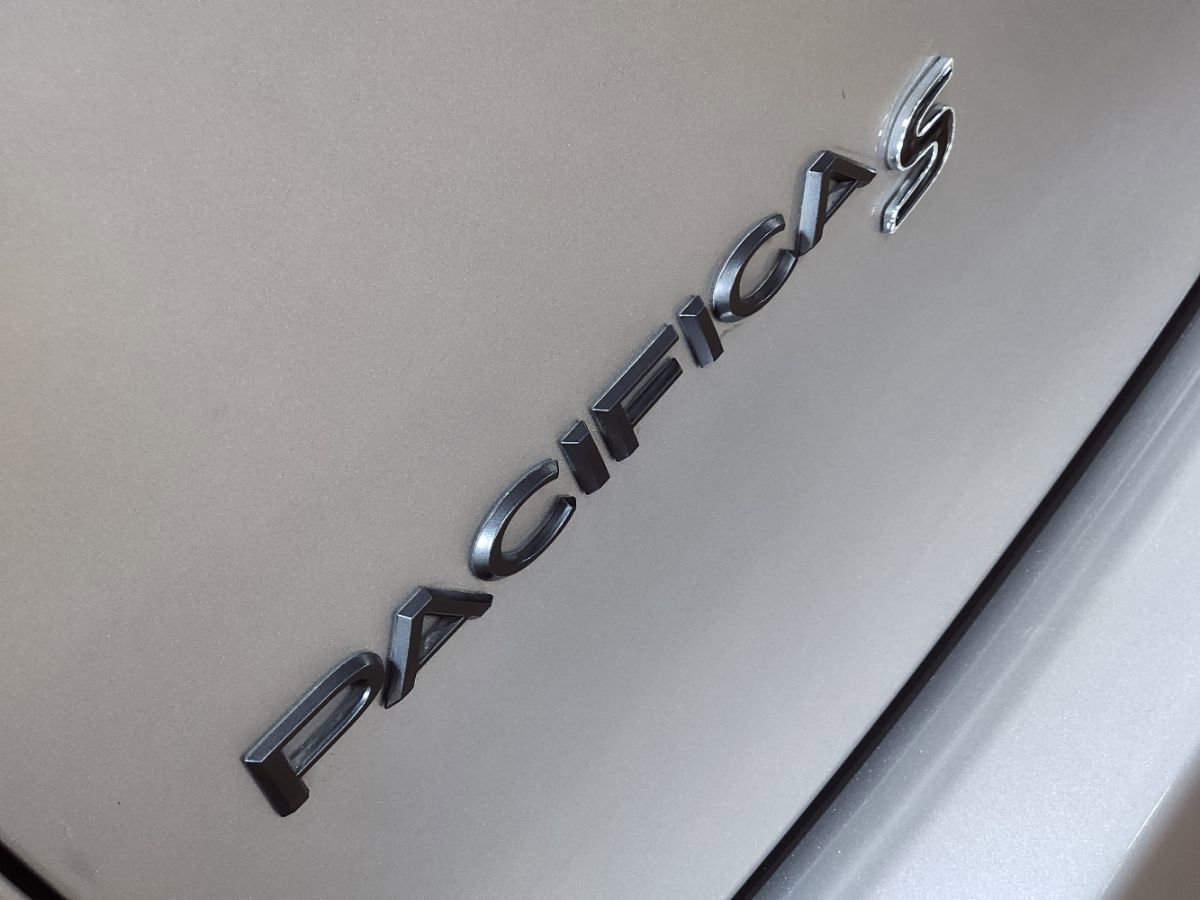 Used 2021 Chrysler Pacifica Touring-L w/ S Appearance Package image 25