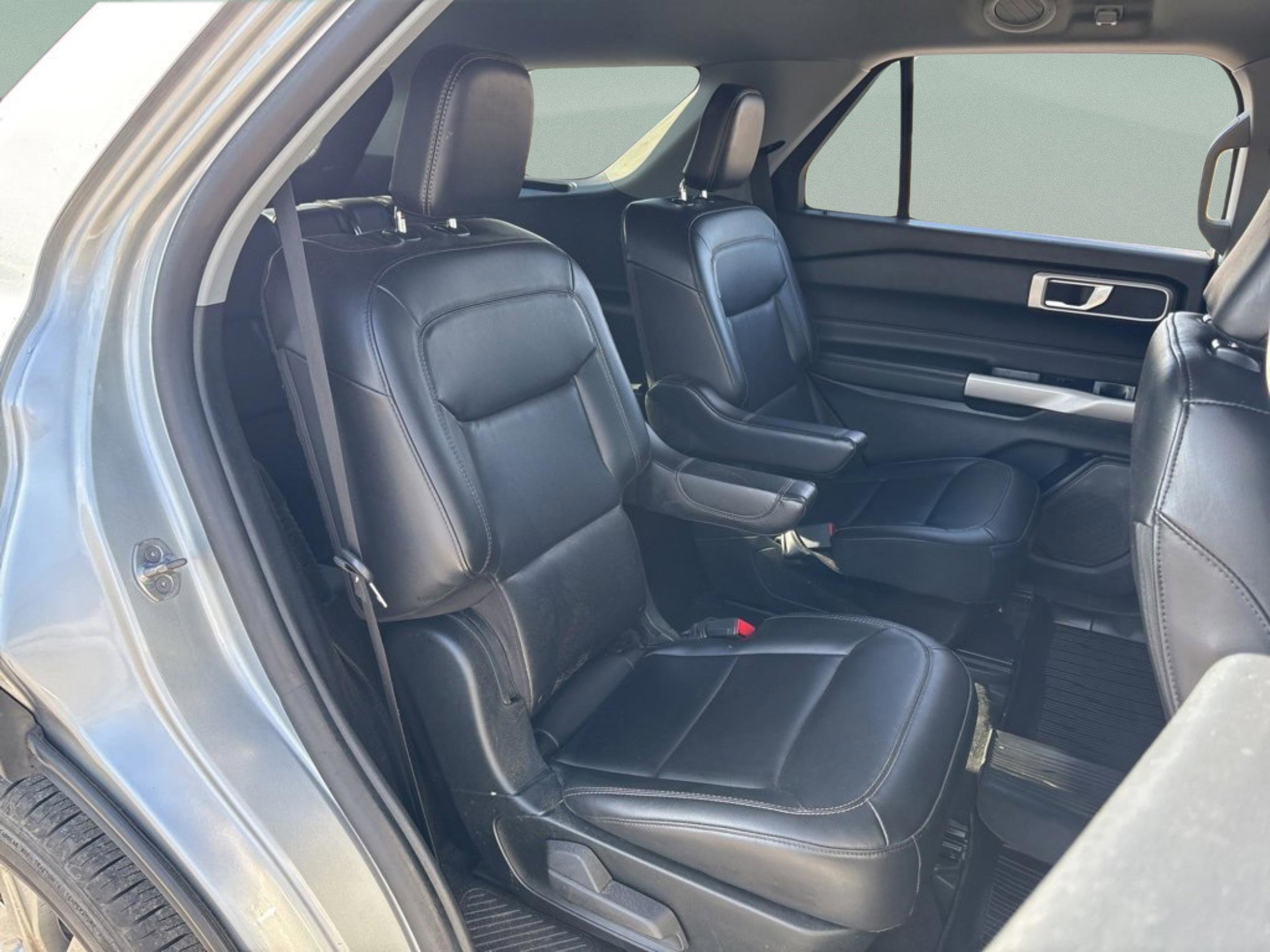 Used 2023 Ford Explorer XLT w/ Equipment Group 202A image 30