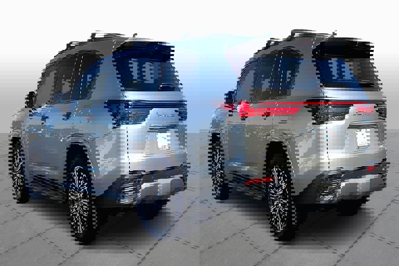 Used 2024 Lexus LX 600 4WD w/ Luxury Package image 12