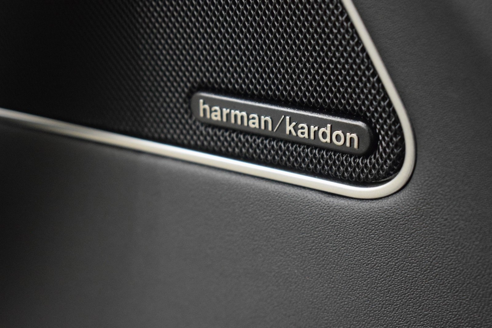 Certified 2022 Maserati Levante GT image 38