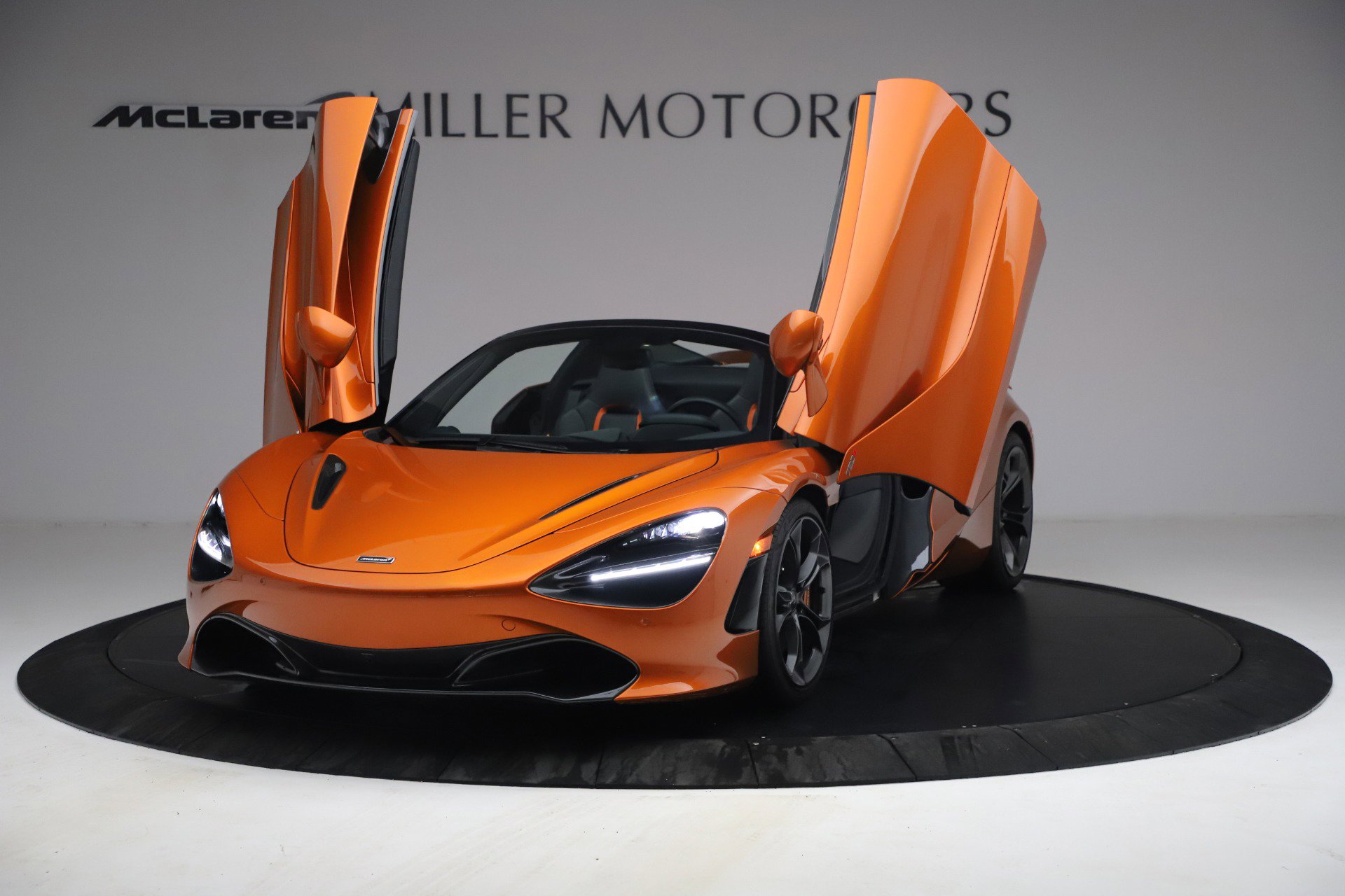 Used 2020 McLaren 720S Spider image 13