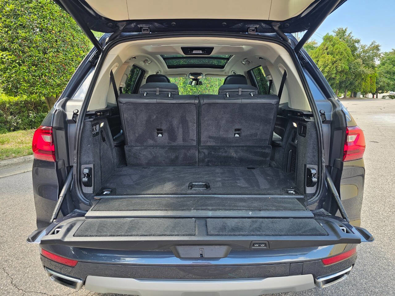 Used 2021 BMW X7 xDrive40i w/ Premium Package image 43