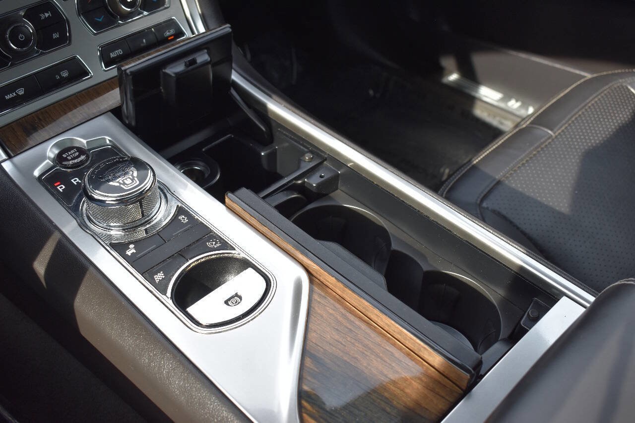Used 2012 Jaguar XF R image 31