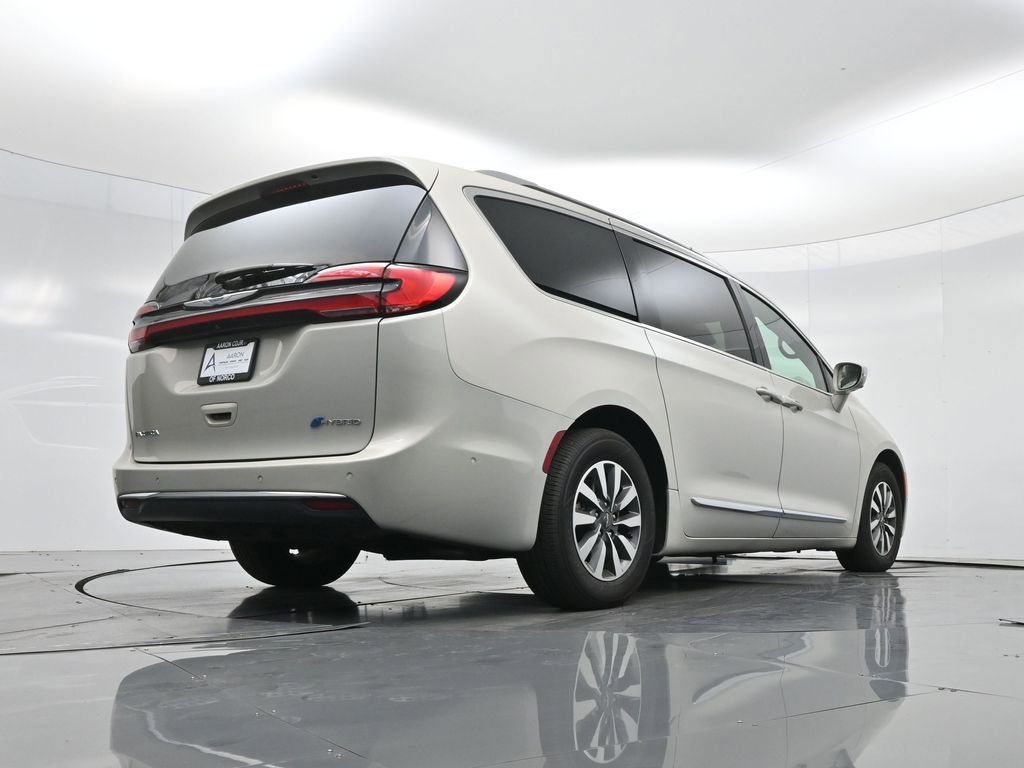 Used 2021 Chrysler Pacifica Limited w/ Premium & Safety Sphere Group image 47