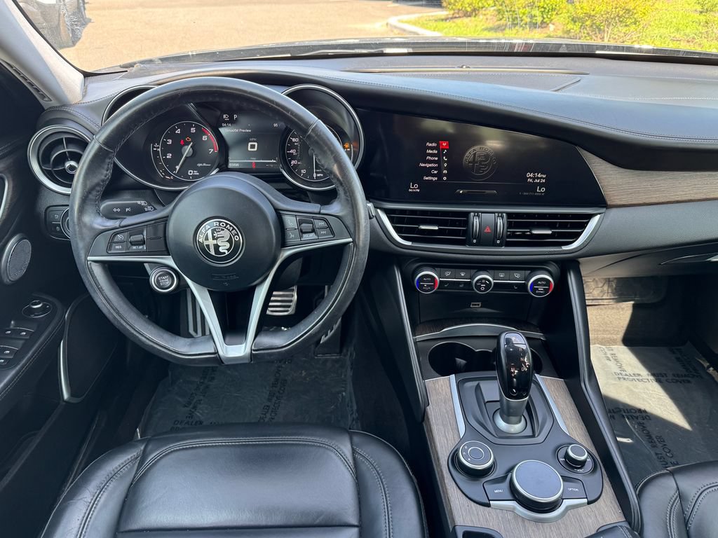 Used 2017 Alfa Romeo Giulia Ti w/ TI Lusso Package AWD/4WD image 13