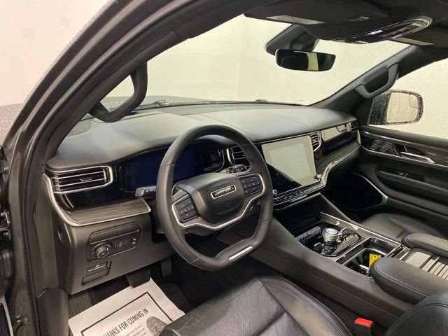 Used 2022 Jeep Wagoneer Series III w/ Premium Group I AWD/4WD image 7