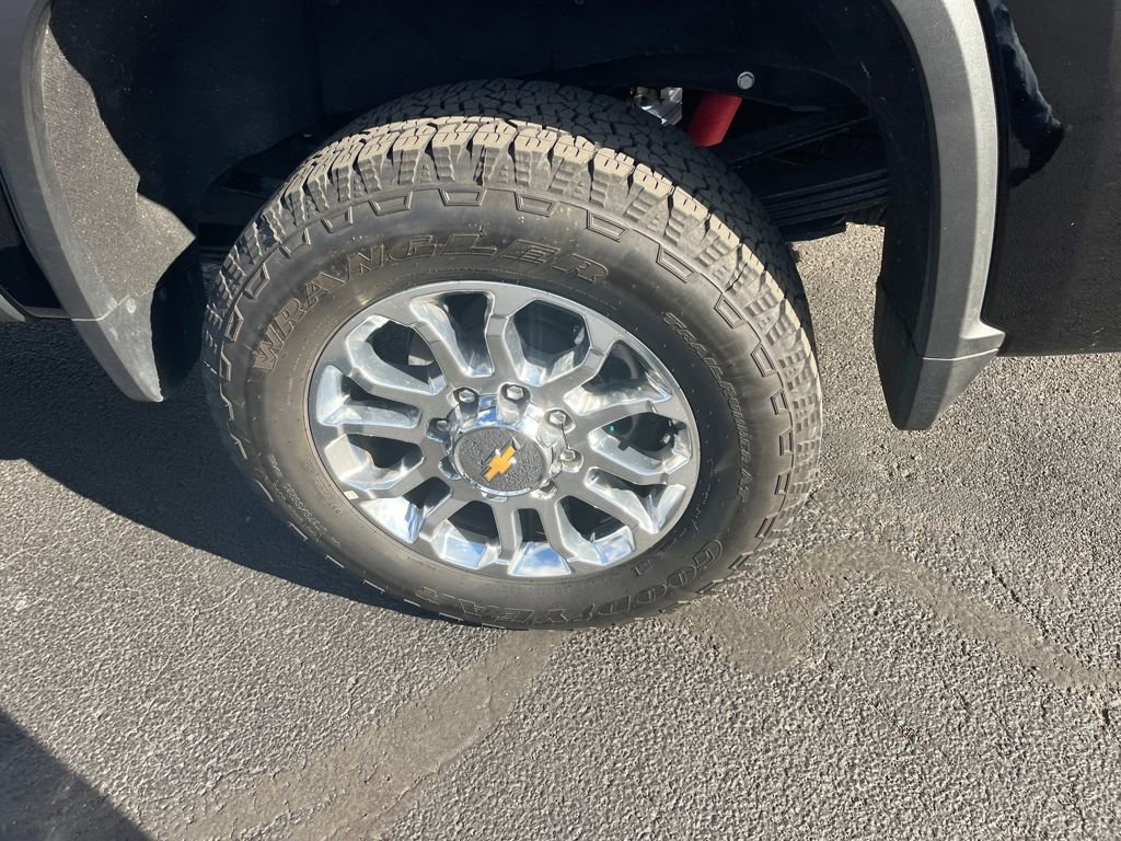 Used 2025 Chevrolet Silverado 3500 LTZ w/ LTZ Plus Package image 34