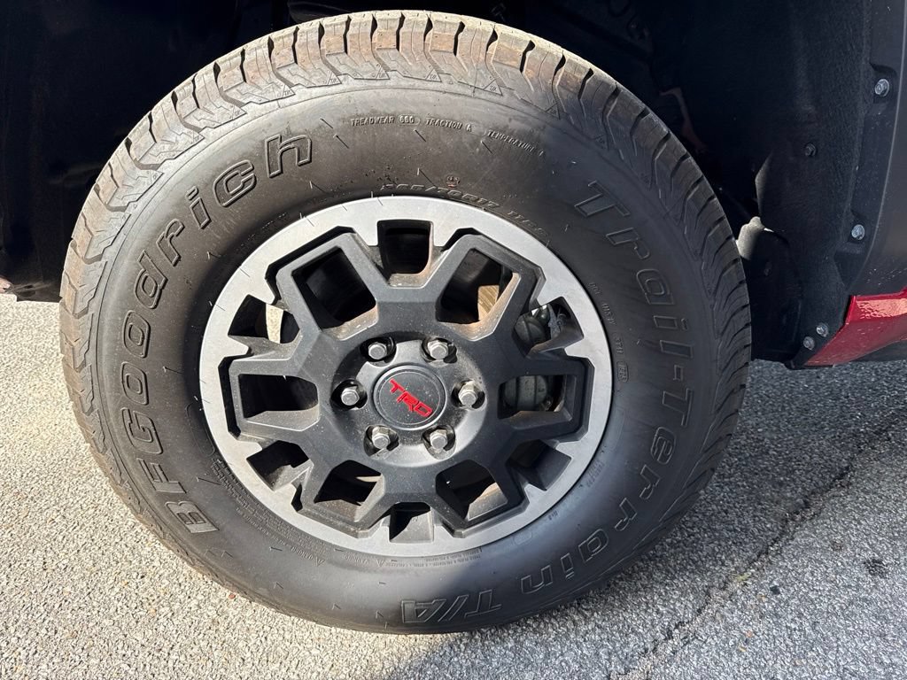 Used 2025 Toyota Tacoma TRD Off-Road AWD/4WD image 9