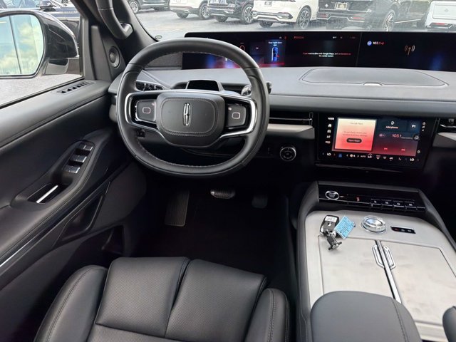 New 2026 Lincoln Navigator L Reserve w/ Jet Appearance Package AWD/4WD image 24