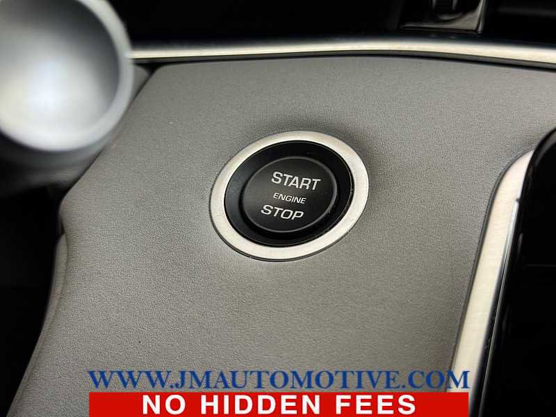 Used 2020 Land Rover Range Rover Evoque SE image 38