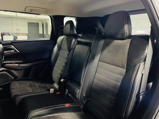 Used 2024 Mitsubishi Outlander SE image 27