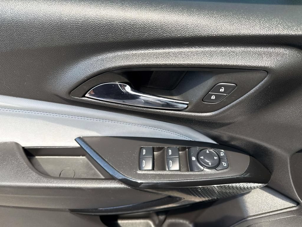 Used 2024 Chevrolet Trax LT FWD image 18