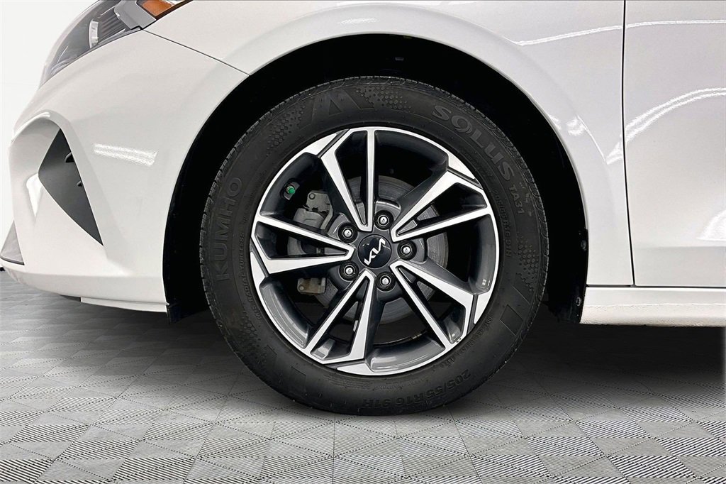 Used 2024 Kia Forte LXS w/ LXS Technology Package image 9