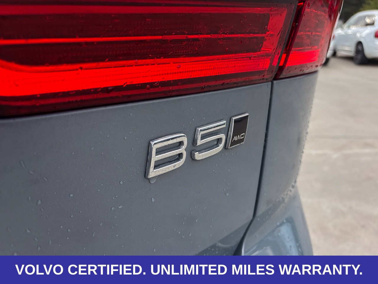 Certified 2024 Volvo XC60 B5 Plus w/ Protection Package Premier AWD/4WD image 12