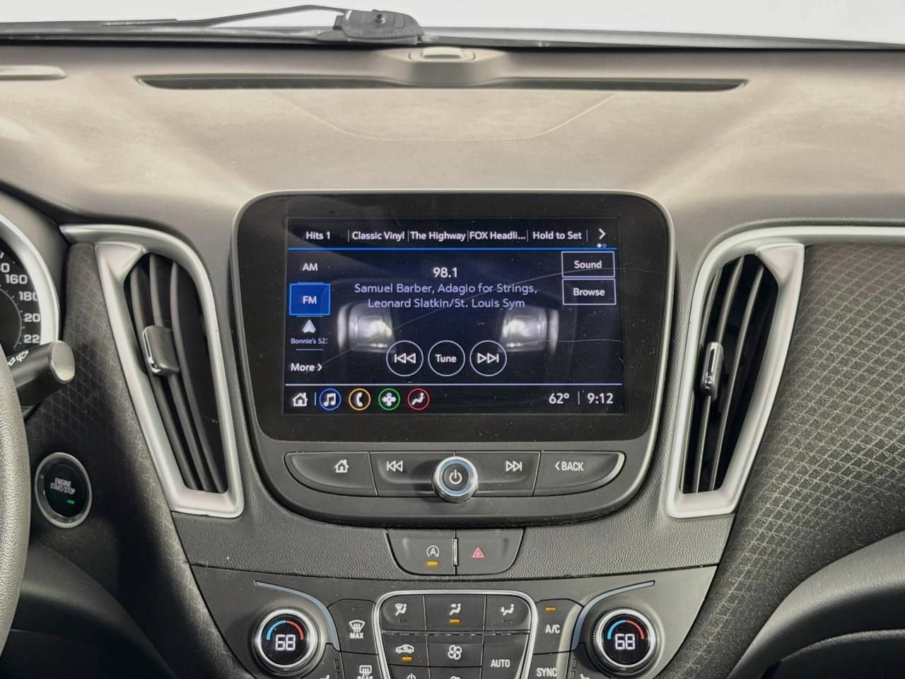 Used 2023 Chevrolet Malibu LT FWD image 15