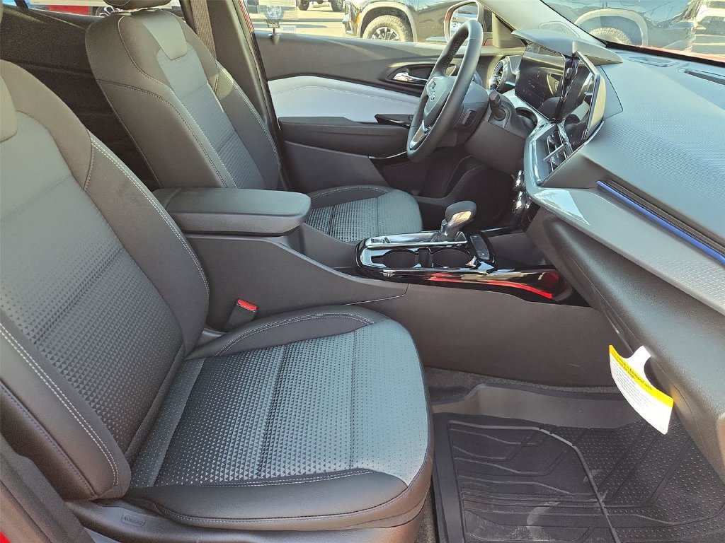 New 2026 Chevrolet Trax LT w/ Driver Confidence Package FWD image 19