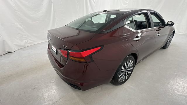 Certified 2024 Nissan Altima 2.5 SV FWD image 3